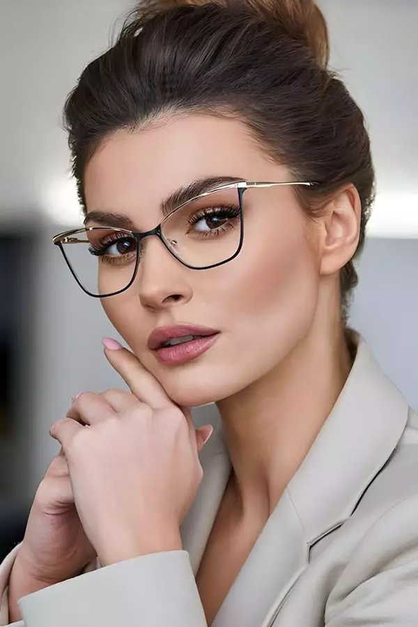 20 مدل عینک طبی دخترانه صورت کشیده 16 20 مدل عینک طبی دخترانه صورت کشیده 16