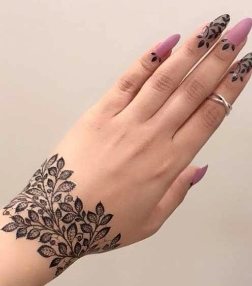 طرح حنا روی دست دخترانه 10