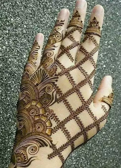 طرح حنا روی دست دخترانه 12