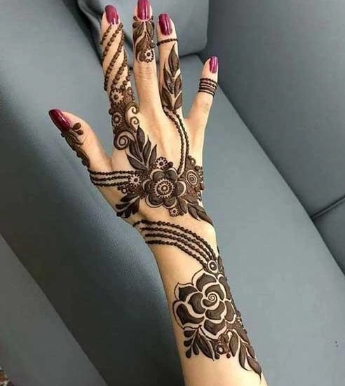طرح حنا روی دست دخترانه 13