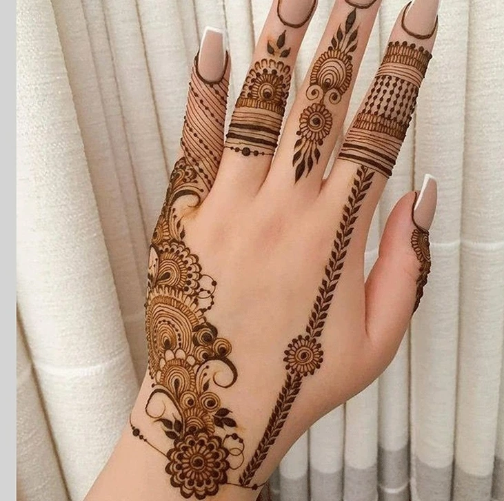 طرح حنا روی دست دخترانه 5