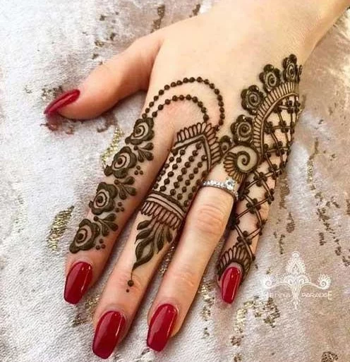 طرح حنا روی دست دخترانه 7
