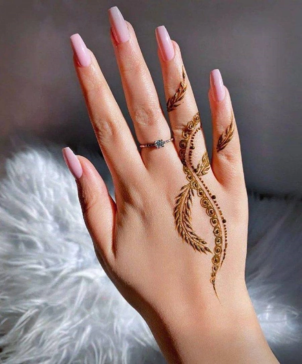 طرح حنا روی دست دخترانه 8