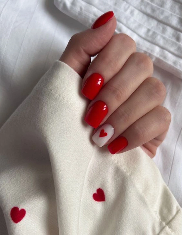 مدل ناخن دخترانه فانتزی عاشقانه 23