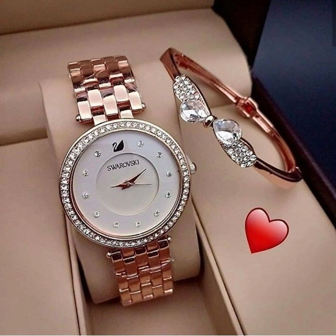 مدل چیدمان ساعت و النگو کنار هم 6