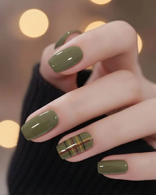مدل ژلیش ناخن کوتاه 13