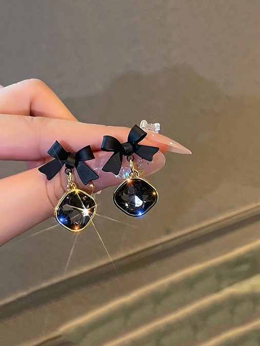 مدل گوشواره فانتزی دخترانه 16