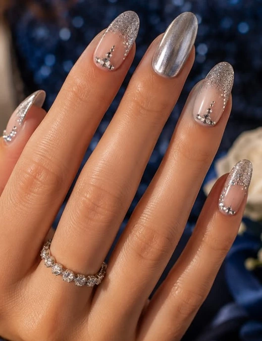 مدل ناخن دیسکو نقره‌ ای 20