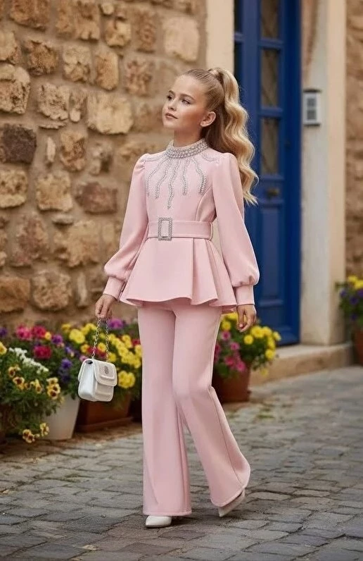 مدل مانتو دخترانه ۱۳ ساله 11