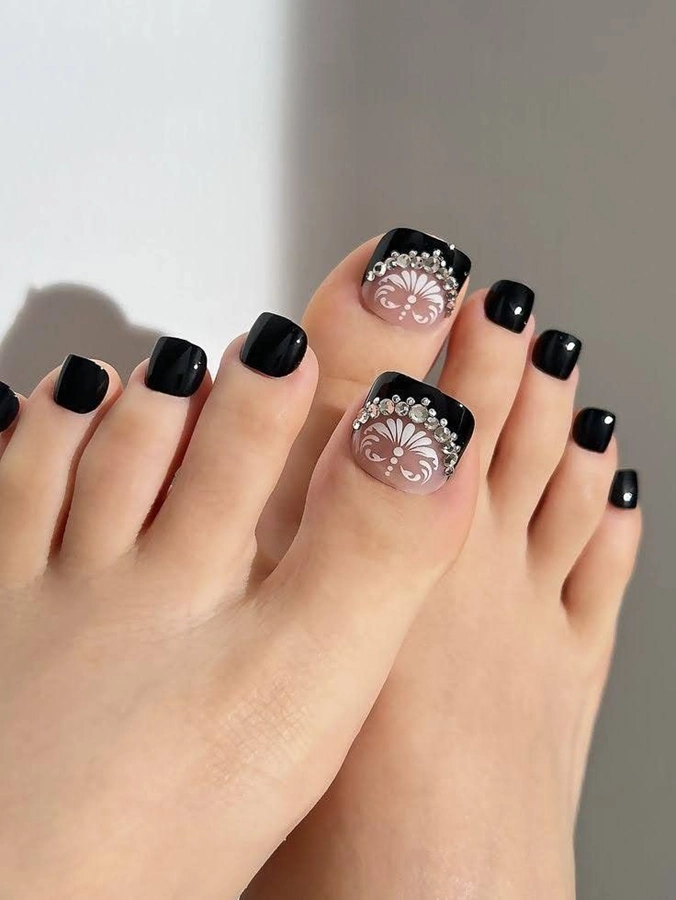 مدل ژلیش ناخن پا مشکی 22